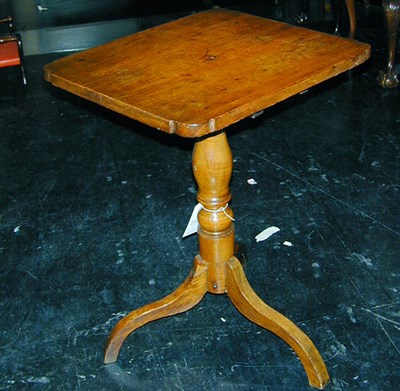 Lot 143 - Federal Style Maple Tilt-Top Table