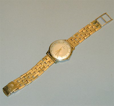 Lot 162 - Gentleman's Wristwatch The 14 kt. yellow gold...