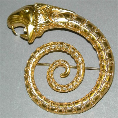 Lot 85 - Gold Dragon Pin 22 kt. yellow gold, designed...