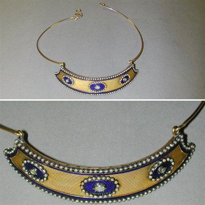 Lot 285 - Pearl and Rose Diamond Collar The thin 14 kt....