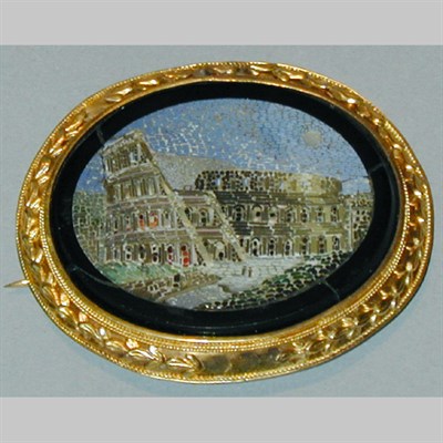 Lot 196 - Micromosaic Brooch The 14 kt. yellow gold and...