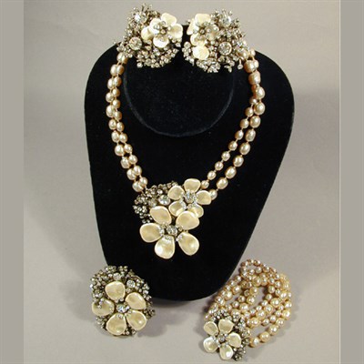 Lot 392 - Miriam Haskell Pearl Flower Suite American,...