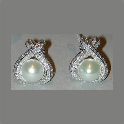 Lot 278 - Pair of Cultured Pearl and Diamond Earclips 18...