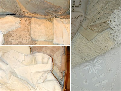 Lot 465 - Miscellaneous Group of Linens