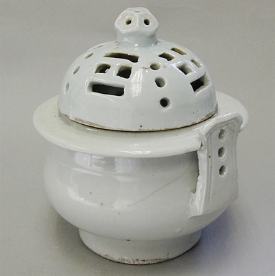 Lot 125 - Korean White Porcelain Censer and Cover...