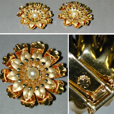Lot 244 - Pair of Gold and Cultured Pearl Clips 18 kt....