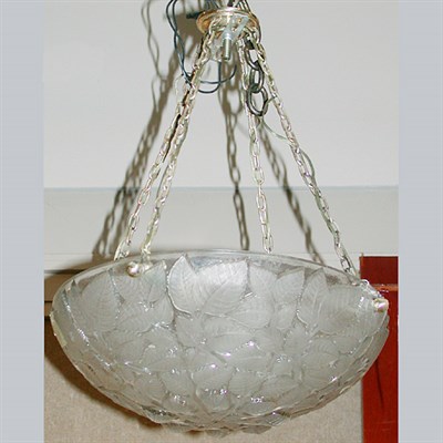 Lot 126 - Lalique Frosted Glass Charmes Chandelier...