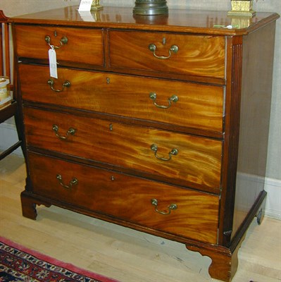 Lot 475 - George III Mahogany Chest of Drawers