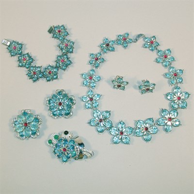 Lot 363 - Pennino Glass Flower Suite American, 1950s...