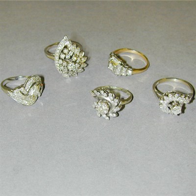 Lot 306 - Five Assorted Diamond Cluster Rings 14 kt....