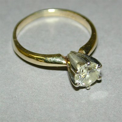 Lot 314 - Diamond Engagement Ring 14 kt. yellow gold...