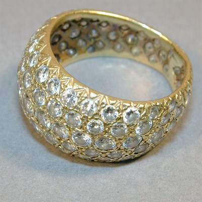 Lot 290 - Pave Diamond Dome Ring 18 kt. yellow gold, set...