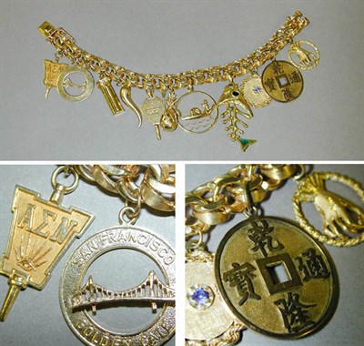 Lot 305 - Gold Charm Bracelet 14 kt. yellow gold,...