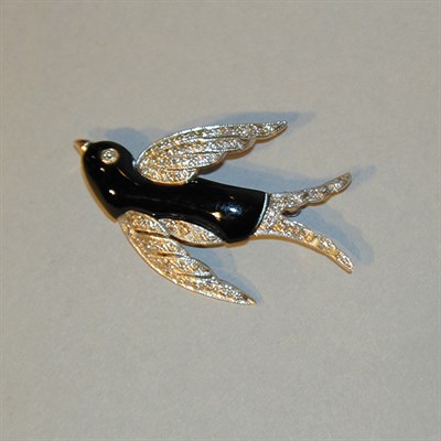 Lot 176 - Diamond and Black Onyx Bird Pin 18 kt. white...