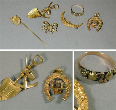 Lot 341 - Group of Assorted Nugget Items Yellow gold,...