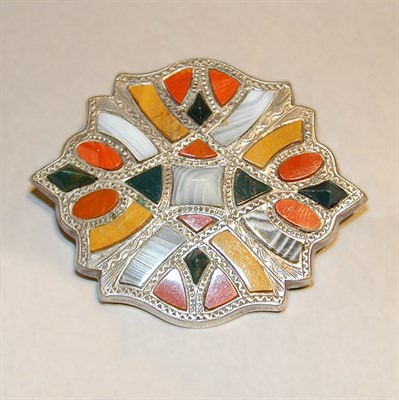 Lot 192 - Scottish Agate Shield Brooch Silver, set with...
