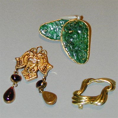 Lot 175 - Three Gold Pins 14 and 18 kt. yellow gold,...