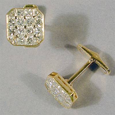 Lot 416 - Pair of Gold and Diamond Cufflinks 18 kt....