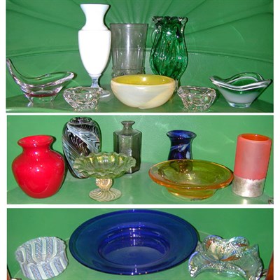 Lot 221 - Miscellaneous Group of Contemporary Glass...