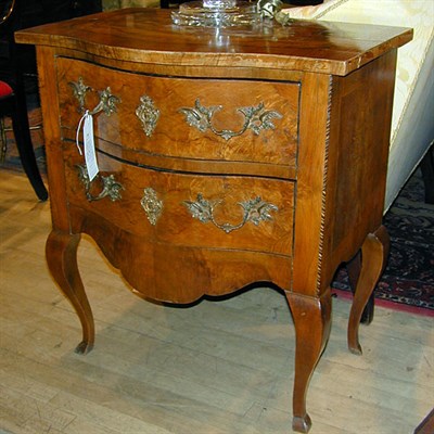 Lot 490 - Italian Rococo Style Burl-Wood Commode