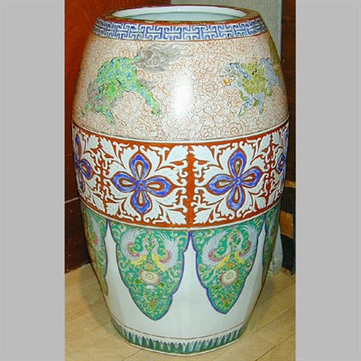 Lot 131 - Large Japanese Imari Barrel-Form Vase...