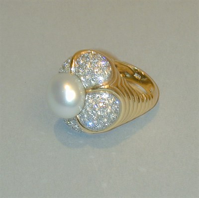 Lot 391 - South Seas Cultured Pearl and Diamond Ring 18...