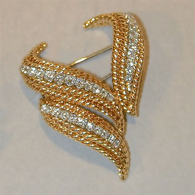 Lot 344 - Gold and Diamond Brooch 18 kt. yellow gold, of...