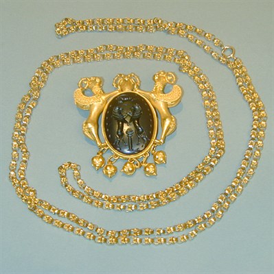 Lot 378 - Antique Style Pin/Pendant and Chain 18 kt....