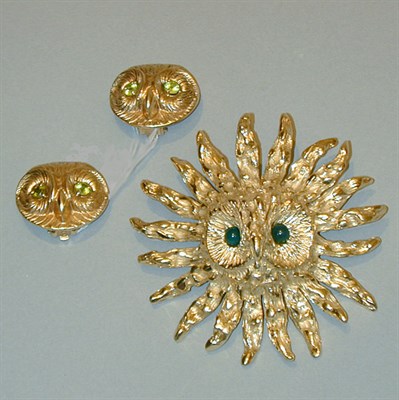 Lot 218 - Pair of Gold Owl Earclips and Pin/Pendant 14...
