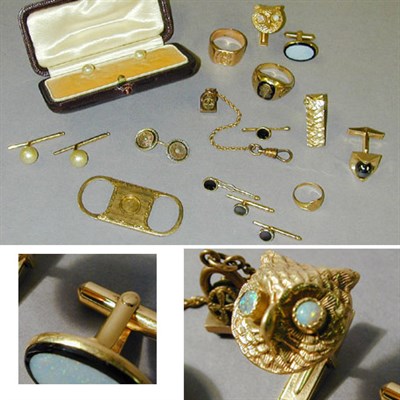 Lot 73 - Group of Assorted Gentleman's Accessories 14...