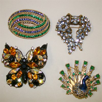Lot 355 - Group of Four Decorative Brooches Comprising a...