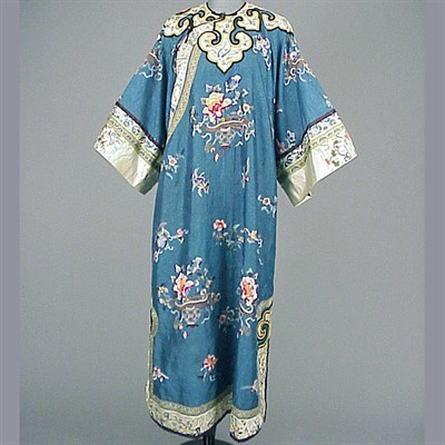 Lot 545 - Embroidered Silk Woman's Informal Robe Chinese,...