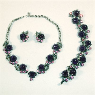 Lot 329 - Schiaparelli Purple and Pink Stone Suite 1950s...