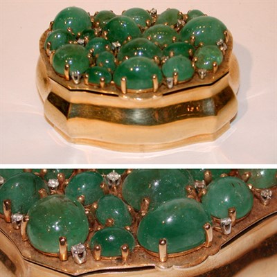 Lot 310 - 14 Kt. Gold Box Seaman Schepps The cover...