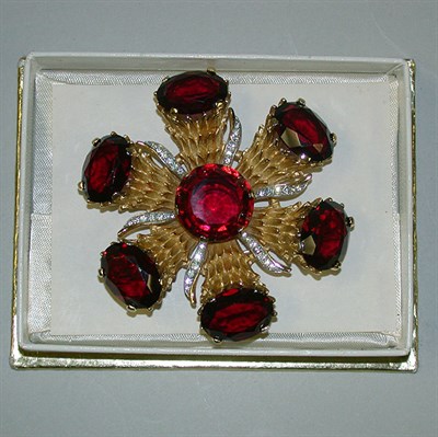 Lot 378 - Trifari Thistle Brooch Matte gilt-metal...