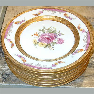 Lot 417 - Set of Eight Continental Gilt Decorated...