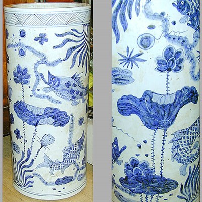 Lot 369 - Chinese Export Blue and White Porcelain...