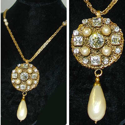 Lot 35 - Chanel Baroque Style Necklace Gilt-metal...