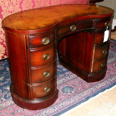 Lot 381 - Georgian Style Leather Inset Mahogany Reniform...