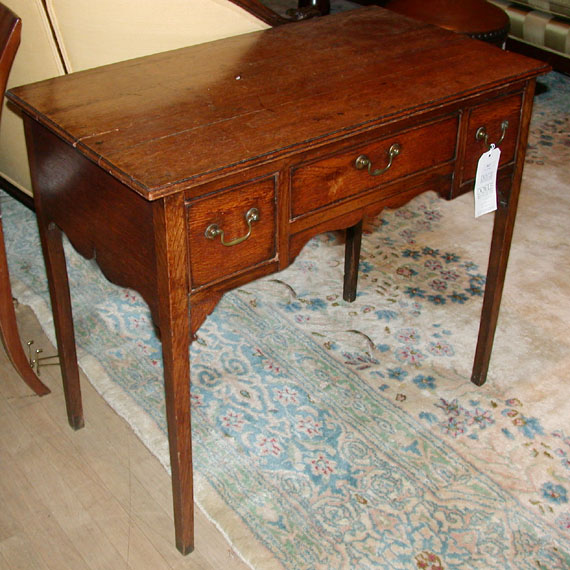 Lot 562 - Provincial George III Oak Dressing Table