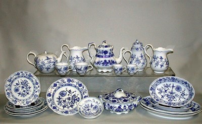Lot 382 - Meissen Porcelain Dinner Service In the Blue...