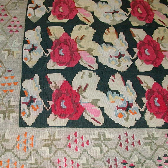 Lot 633 - Romanian Kilim Romania, mid 20th century The...