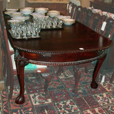 Lot 352 - George III Style Mahogany Dining Table...