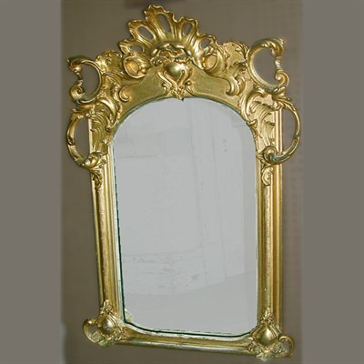 Lot 477 - Victorian Gilt-Wood Mirror