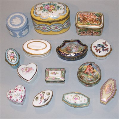 Lot 469 - Miscellaneous Group of Enamel and Porcelain...