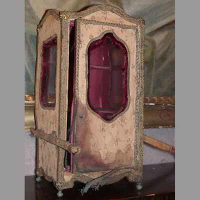 Lot 267 - Miniature Sedan-Form Vitrine