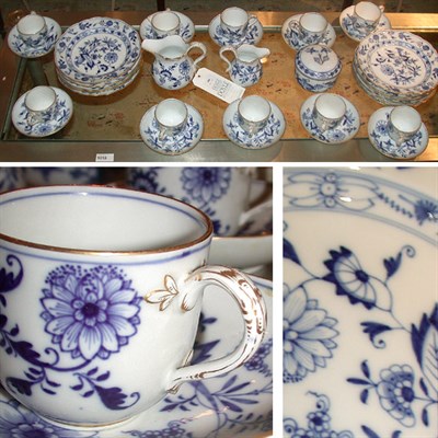 Lot 366 - Meissen Style Gilt Decorated Blue and White...