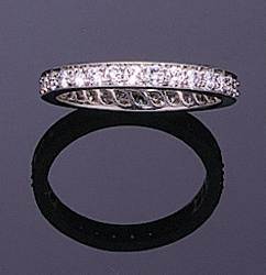 Lot 307 - Diamond Eternity Band Platinum, set...