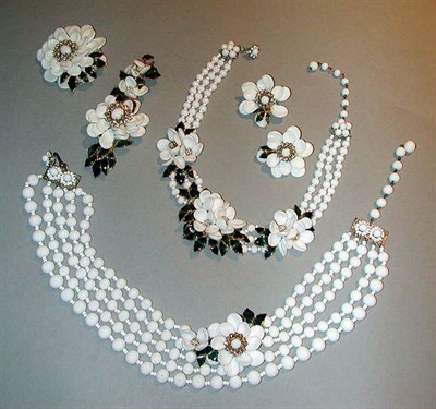 Lot 453 - Miriam Haskell Gardenia Suite 1950s Comprising...