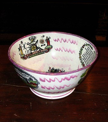 Lot 192 - Sunderland Transfer Decorated Lustreware Bowl...